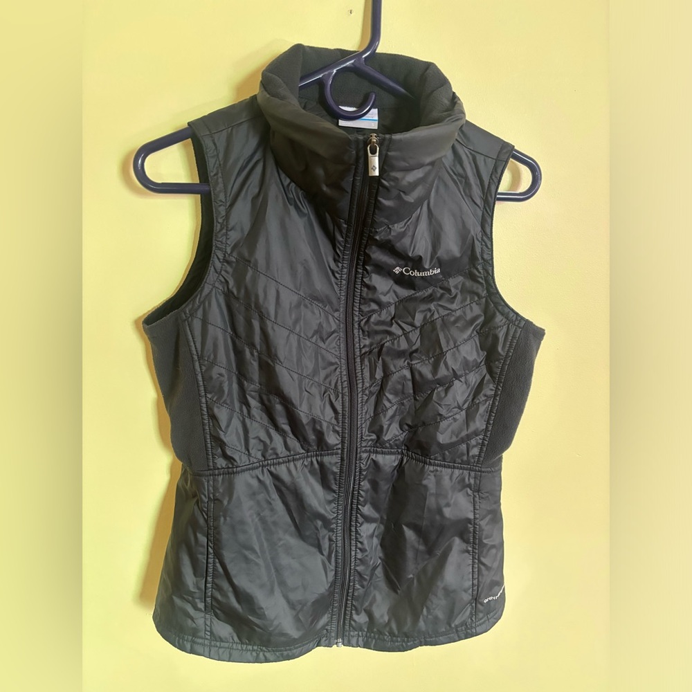 Columbia vest